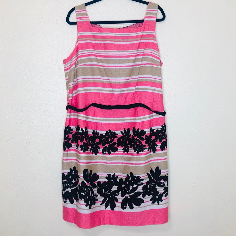 Taylor Woman Sleeveless Pink Floral Dress